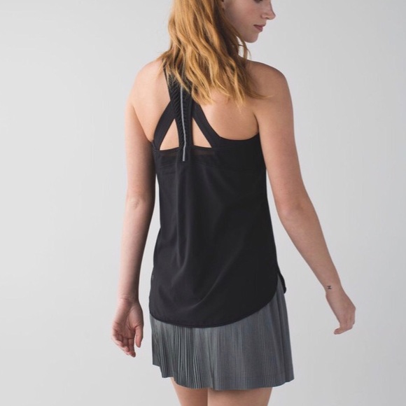 lululemon athletica Tops - LOWEST Lululemon Vent It Out Singlet in Black